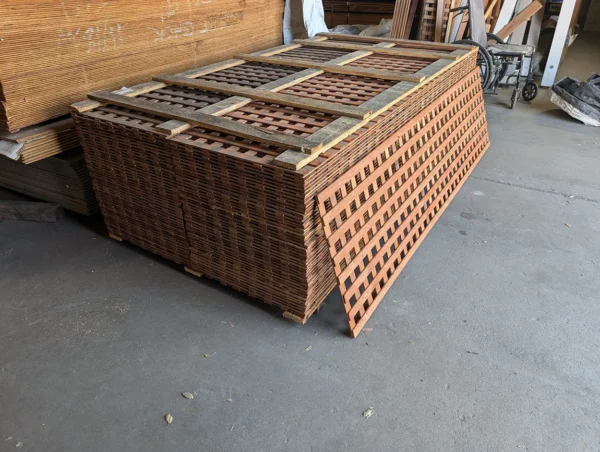 2x8 heart redwood square lattice right view